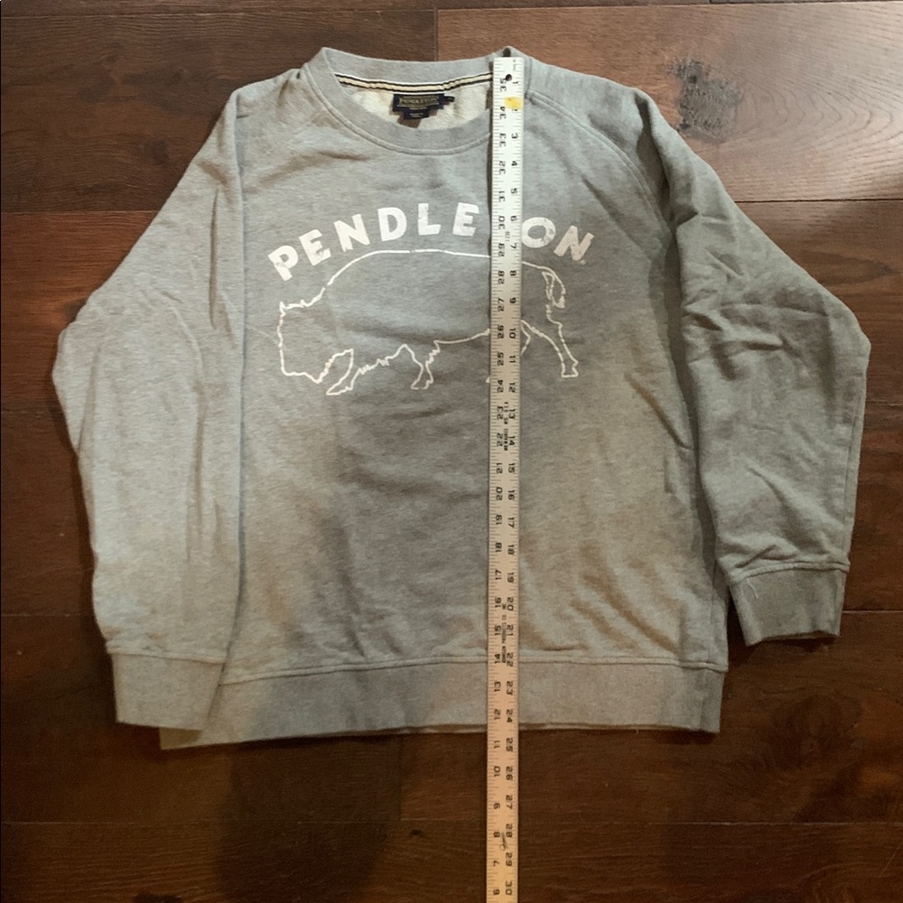 Pendleton Sweatshirt w/ Buffalo graphic - Picture 3 of 4